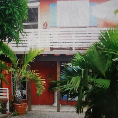Hotel Mikuzi Kingston Exterior foto